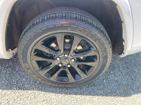 Used 2019 Jeep Grand Cherokee Altitude AWD/4WD image 28