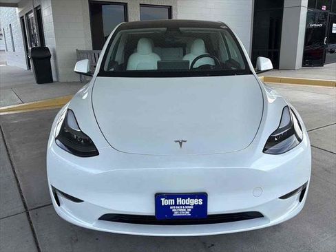 Used 2023 Tesla Model Y Long Range image 2