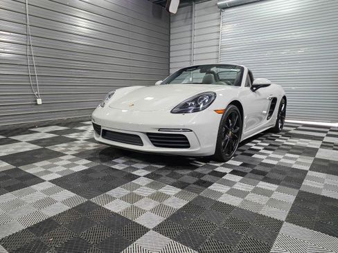 Used 2023 Porsche 718 Boxster RWD image 37