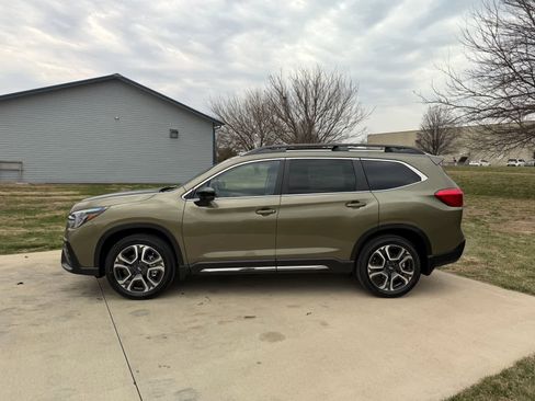 New 2026 Subaru Ascent Limited AWD/4WD image 3