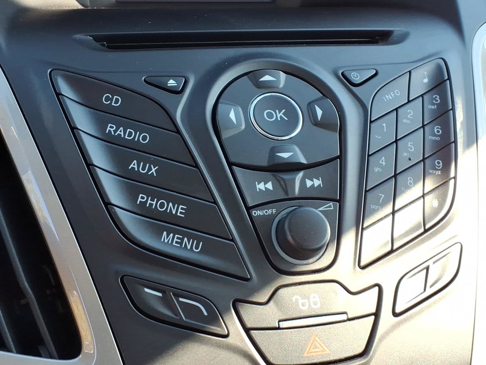 Used 2012 Ford Focus SEL FWD image 21