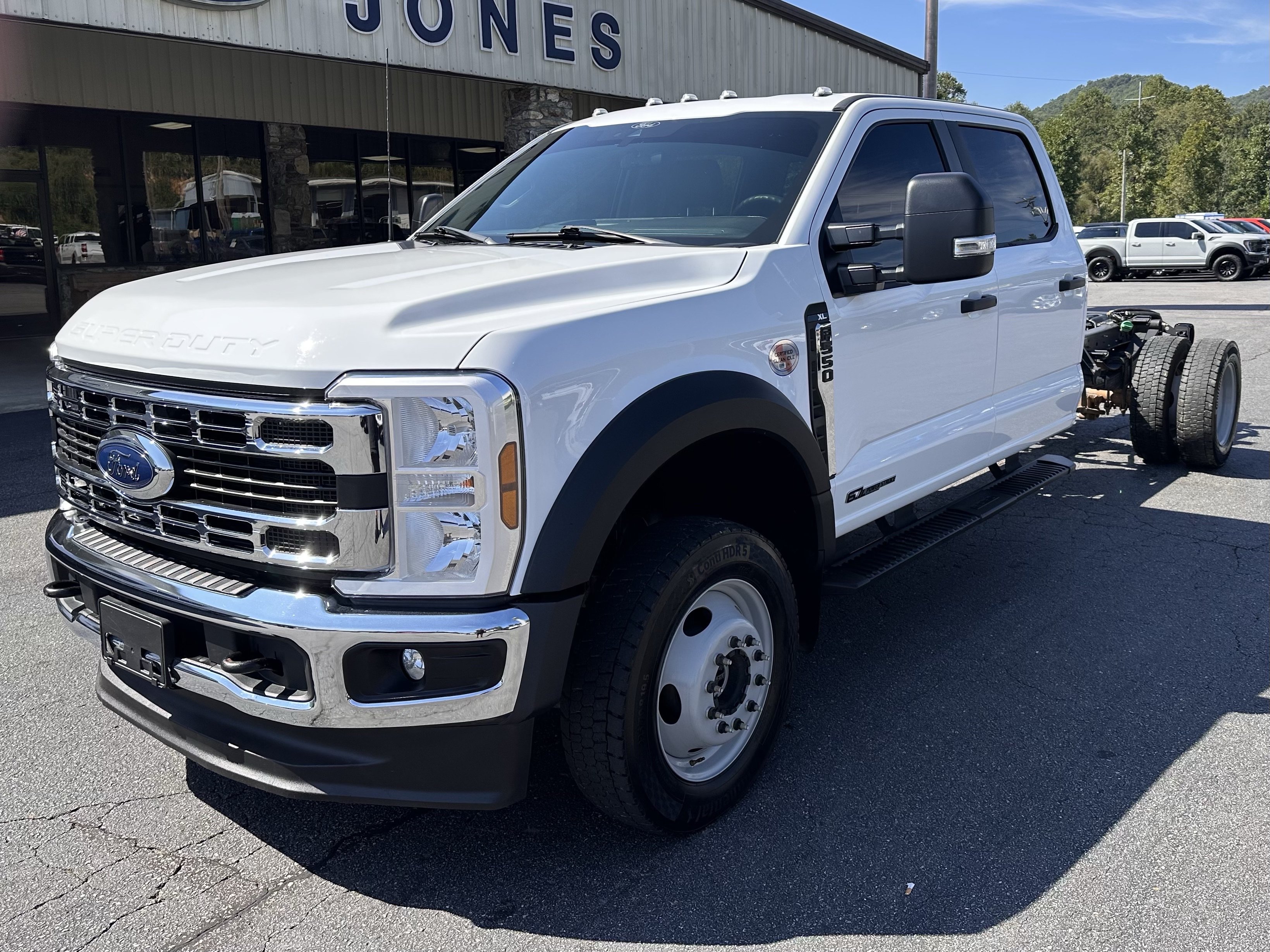 Used 2024 Ford F550 4x4 Crew Cab Super Duty image 2