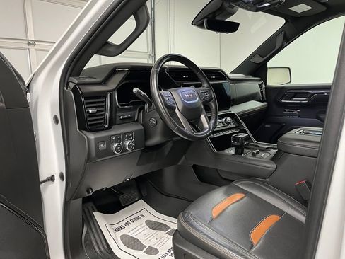 Used 2022 GMC Sierra 1500 AT4 w/ AT4 Premium Package AWD/4WD image 19