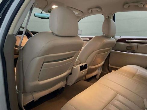 Used 2005 Lincoln Town Car Signature image 52