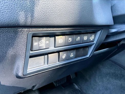 Used 2024 Toyota Tundra Limited AWD/4WD image 32