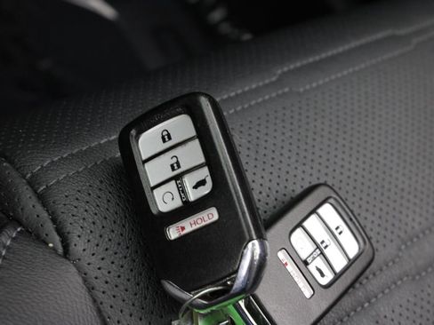 Used 2018 Honda CR-V Touring image 30