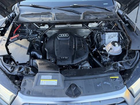 Used 2019 Audi Q5 Prestige w/ Prestige Package image 6