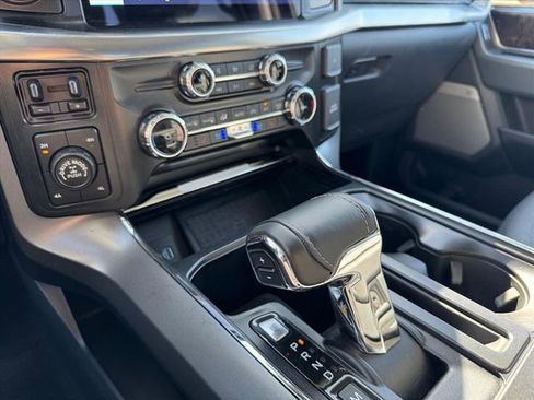 Used 2022 Ford F150 Lariat w/ Max Trailer Tow Package image 21