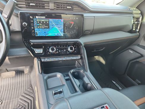 Used 2024 GMC Sierra 2500 AT4 w/ Technology Package image 20