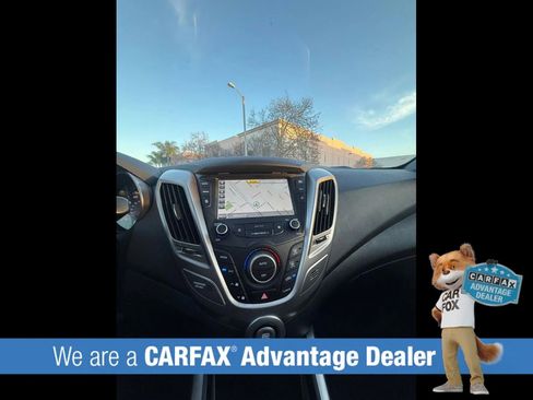 Used 2017 Hyundai Veloster Value Edition image 39
