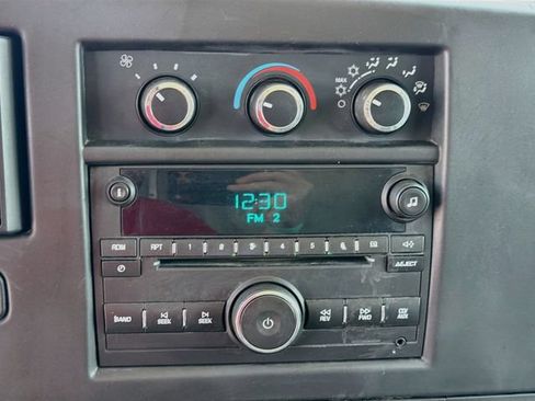 Used 2014 GMC Savana 3500 RWD image 13