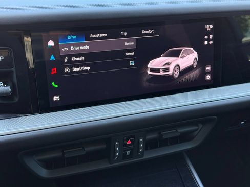 Certified 2024 Porsche Cayenne Coupe AWD/4WD image 22