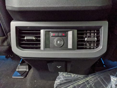 New 2025 Ford F250 Lariat w/ Lariat Ultimate Package image 19