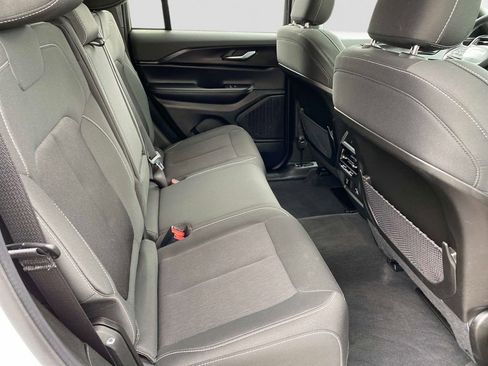 Certified 2025 Jeep Grand Cherokee Laredo X w/ Luxury Tech Group I AWD/4WD image 24