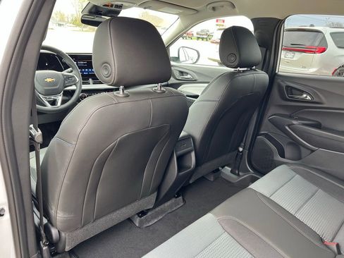 New 2026 Chevrolet Trax LT w/ LT Convenience Package FWD image 18