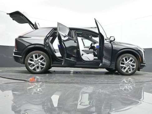 New 2025 Cadillac Optiq Luxury 1 w/ LPO, Floor Liner Package image 65