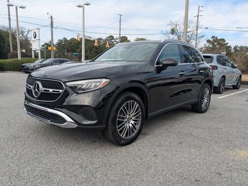 Used 2025 Mercedes-Benz GLC 300 image 8