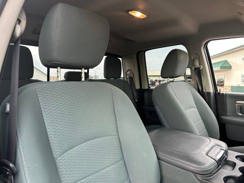 Used 2017 RAM 1500 Classic SLT AWD/4WD image 28