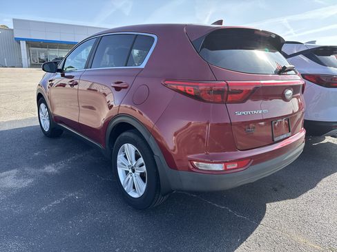 Used 2018 Kia Sportage LX image 3