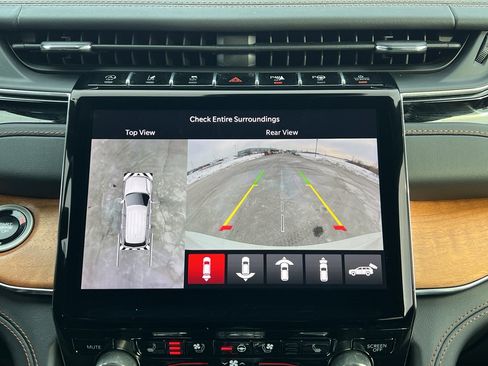 Used 2024 Jeep Grand Cherokee Summit image 30