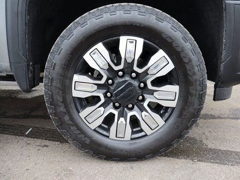 Used 2025 GMC Sierra 3500 Denali w/ Denali Reserve Package image 14