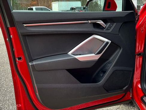 Used 2024 Audi Q3 2.0T Premium image 21