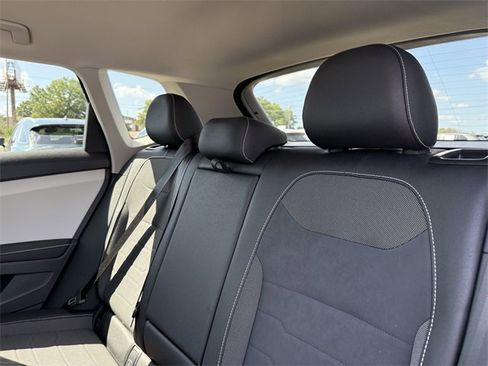 Used 2025 Volkswagen Taos SE image 28