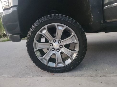 Used 2018 Chevrolet Silverado 1500 High Country image 21