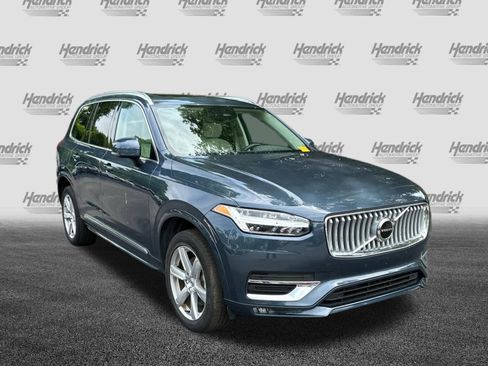 Used 2024 Volvo XC90 B5 Core w/ Protection Package AWD/4WD image 2