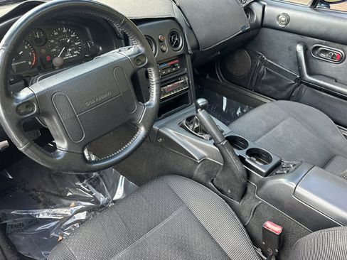 Used 1997 MAZDA MX-5 Miata image 11