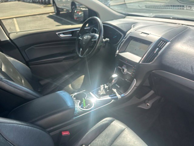Used 2018 Ford Edge Titanium w/ Equipment Group 301A AWD/4WD image 26
