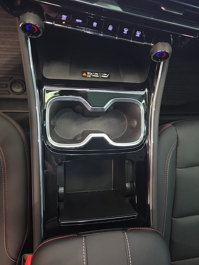 Used 2025 Chevrolet Traverse RS w/ LPO, Floor Liner Package FWD image 29