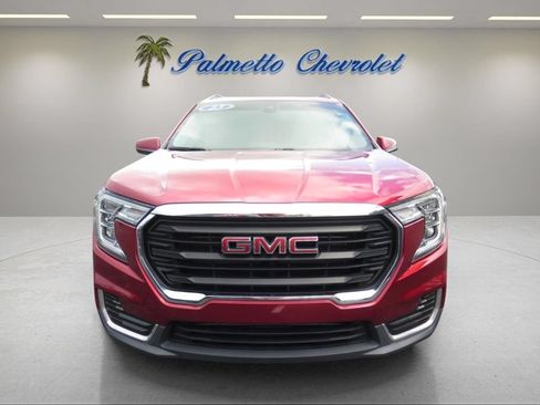 Used 2023 GMC Terrain SLE w/ Driver Convenience Package FWD image 7