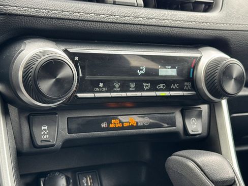 Used 2024 Toyota RAV4 LE image 20