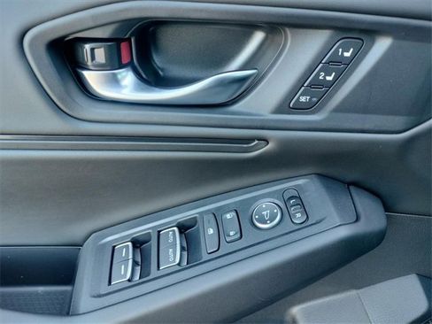 Used 2025 Honda Accord EX-L image 30