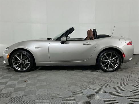 Used 2022 MAZDA MX-5 Miata Grand Touring image 5