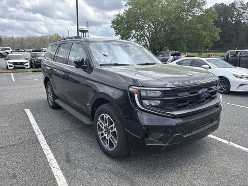 Used 2025 Ford Expedition Active image 21