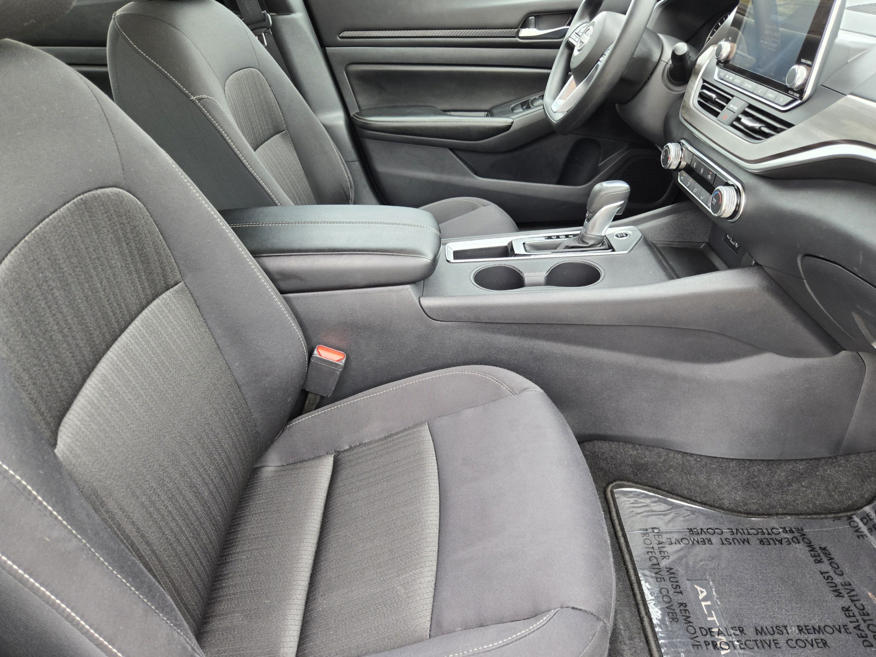 Used 2025 Nissan Altima 2.5 SV FWD image 10