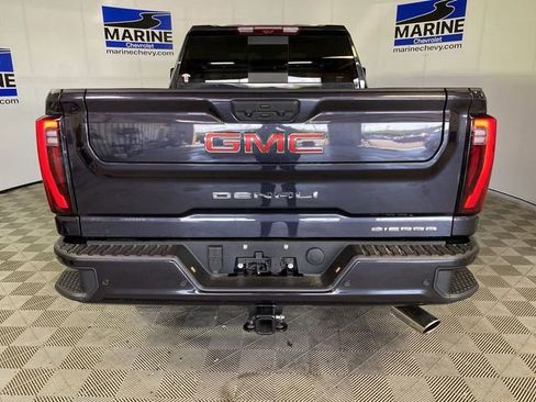 Used 2025 GMC Sierra 2500 Denali w/ Denali Reserve Package AWD/4WD image 17