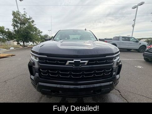 Used 2023 Chevrolet Silverado 1500 RST AWD/4WD image 3
