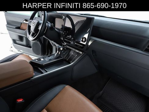 Used 2024 Lexus GX 550 w/ Accessory Package (2T) AWD/4WD image 33