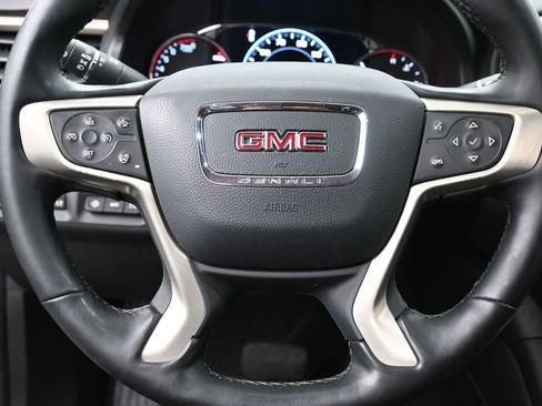 Used 2023 GMC Acadia Denali w/ Denali Technology Package image 10