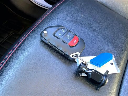 Used 2022 Jeep Gladiator Rubicon w/ Cold Weather Group image 14