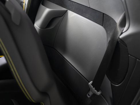 Used 2022 Ferrari SF90 Spider image 25