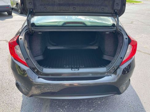 Used 2018 Honda Civic EX image 7