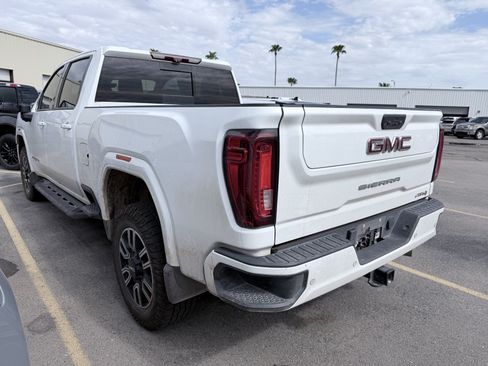 Used 2021 GMC Sierra 2500 AT4 w/ AT4 Preferred Package AWD/4WD image 2
