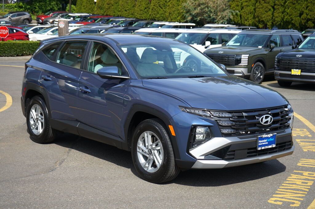 Certified 2025 Hyundai Tucson SE FWD image 3