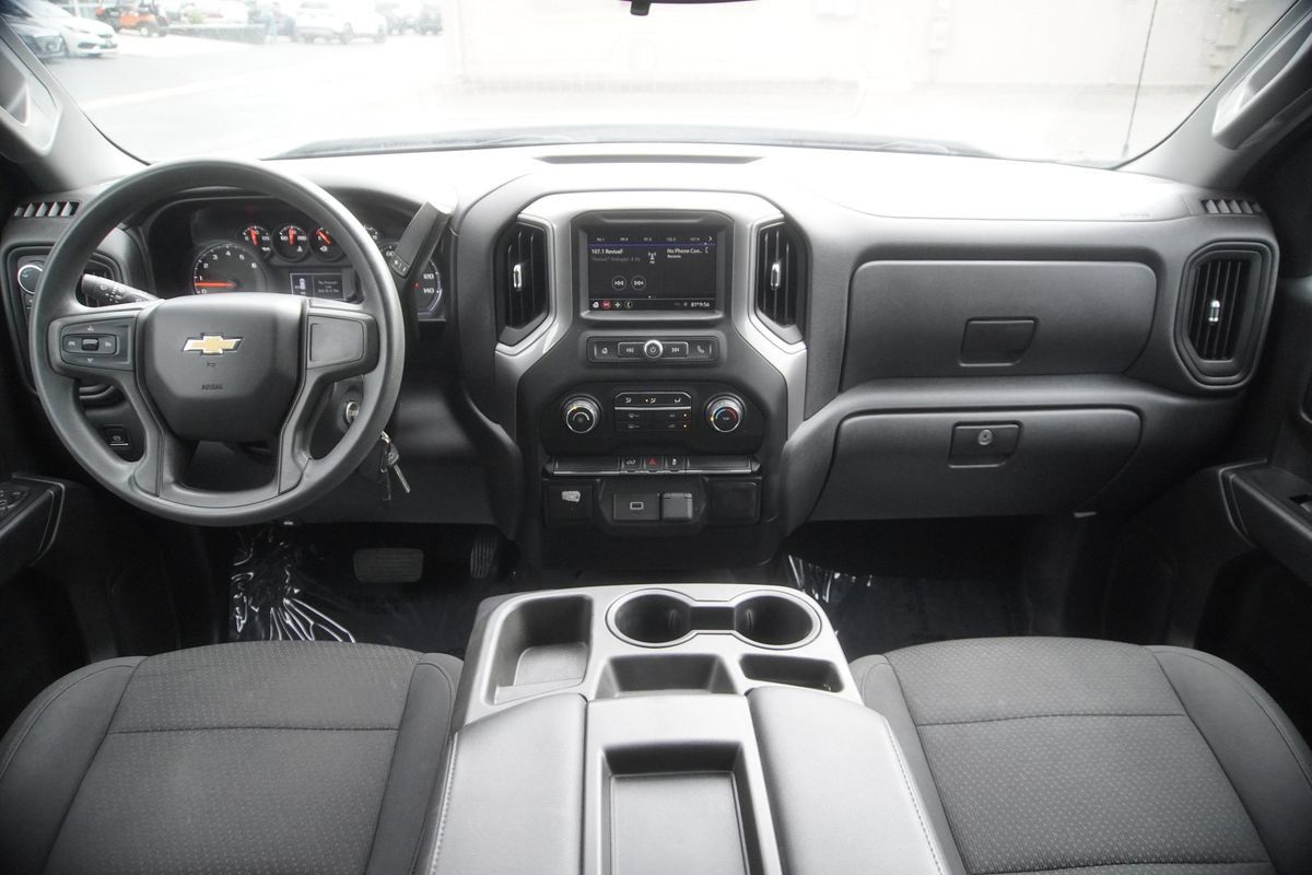 Used 2020 Chevrolet Silverado 1500 Custom w/ Custom Value Package AWD/4WD image 12