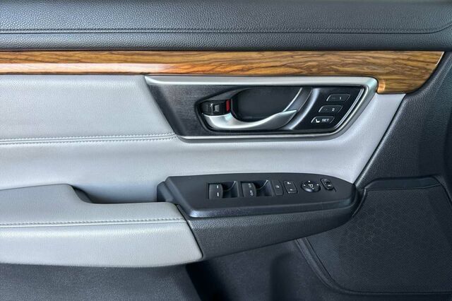 Used 2019 Honda CR-V Touring image 11