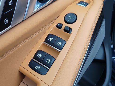 New 2026 BMW X5 sDrive40i w/ M Sport Package RWD image 16